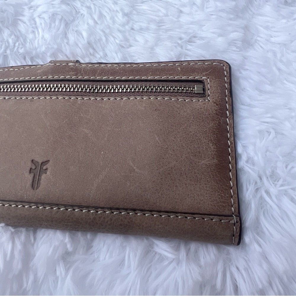 Frye Reed Slim Wallet Khaki Leather - Picture 4 of 11